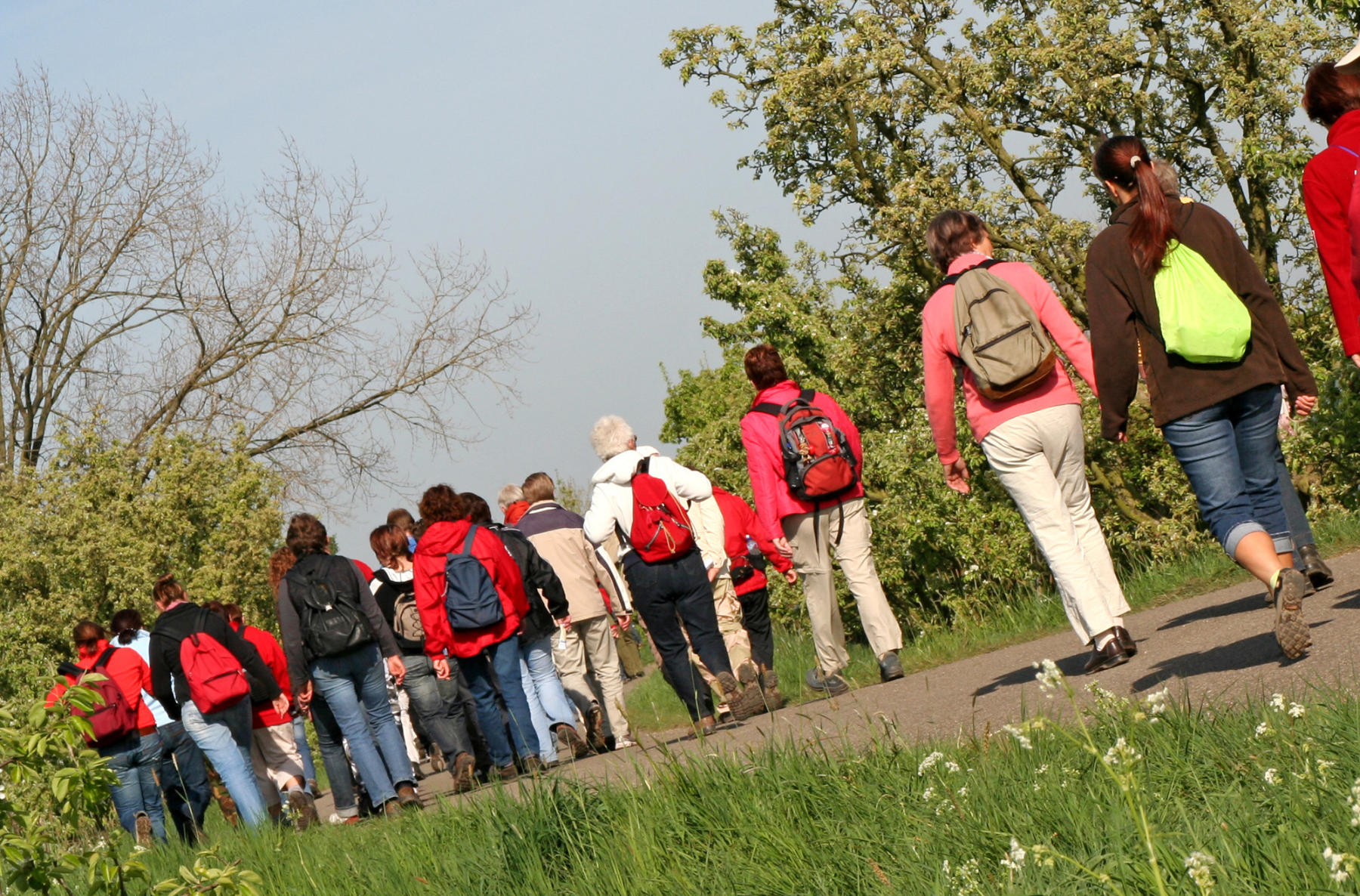 mujeres caminando